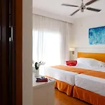 Diverhotel Dino ホテル 3*